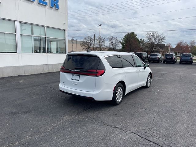 2023 Chrysler Pacifica Touring L HEATED SEATS & STEERING WHEEL