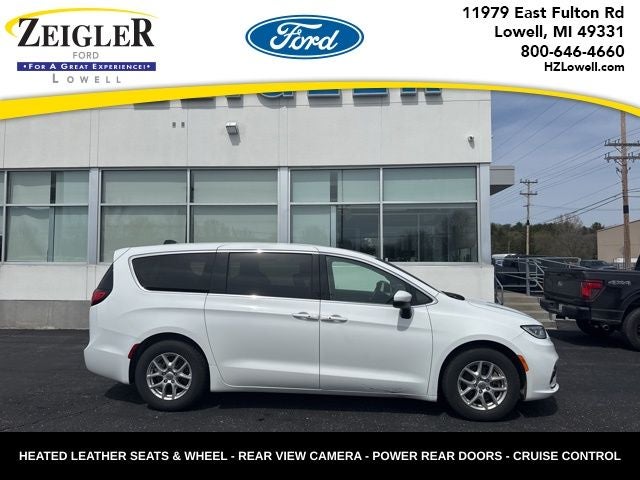 2023 Chrysler Pacifica Touring L HEATED SEATS & STEERING WHEEL