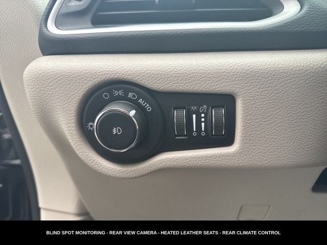 2023 Chrysler Pacifica Touring L HEATED SEATS & STEERING WHEEL