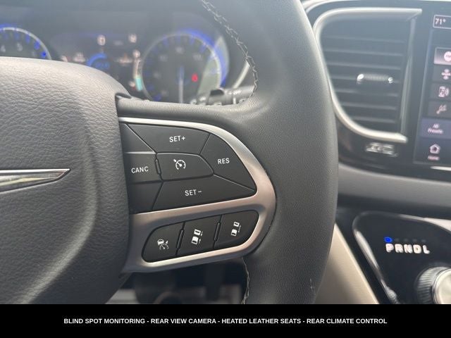 2023 Chrysler Pacifica Touring L HEATED SEATS & STEERING WHEEL