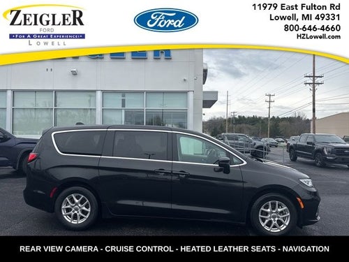 2023 Chrysler Pacifica Touring L HEATED SEATS & STEERING WHEEL