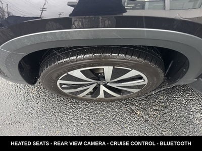 2024 Volkswagen Taos 1.5T SE ONE OWNER