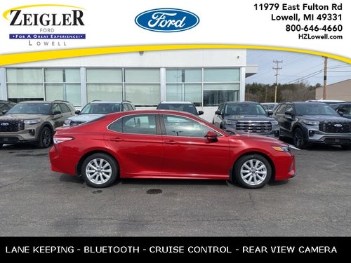 2020 Toyota Camry SE 39 MPG