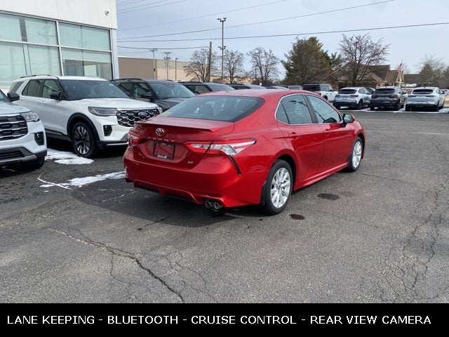 2020 Toyota Camry SE 39 MPG