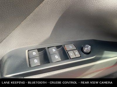 2020 Toyota Camry SE 39 MPG