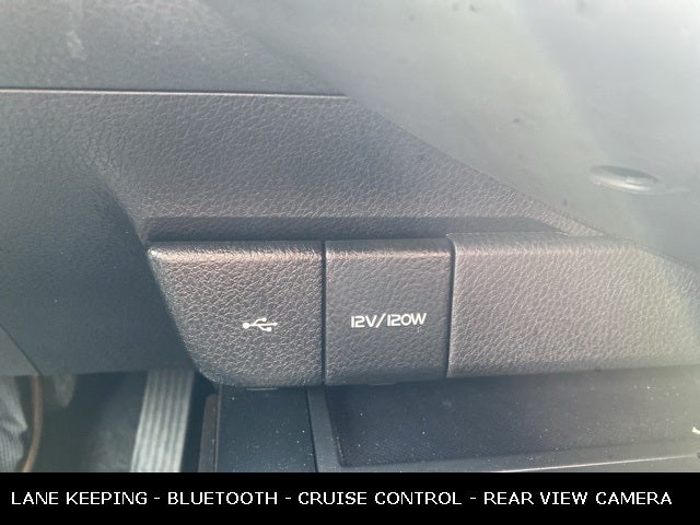 2020 Toyota Camry SE 39 MPG