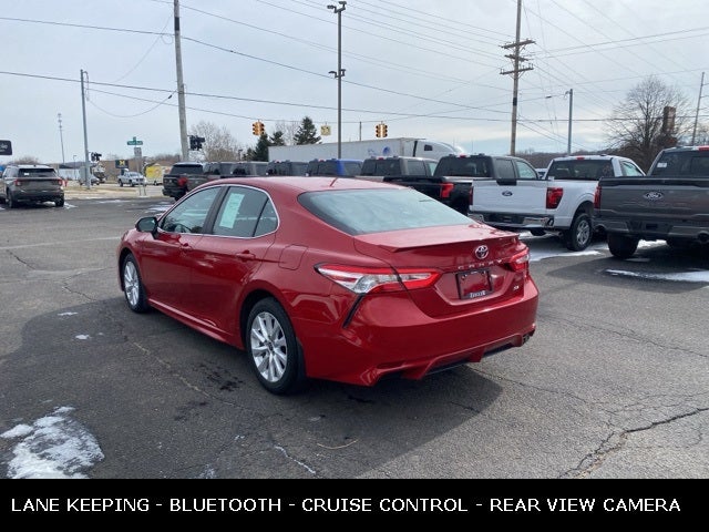2020 Toyota Camry SE 39 MPG