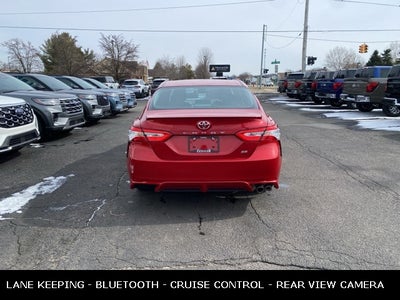 2020 Toyota Camry SE 39 MPG