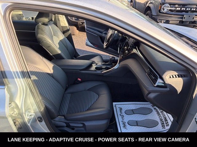 2022 Toyota Camry SE LOW MILEAGE LOCAL TRADE