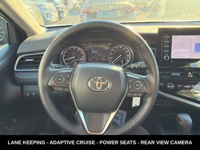 2022 Toyota Camry SE LOW MILEAGE LOCAL TRADE
