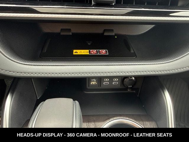 2026 Toyota Highlander Hybrid Platinum LESS THAN 200 MILES HYBRID AWD