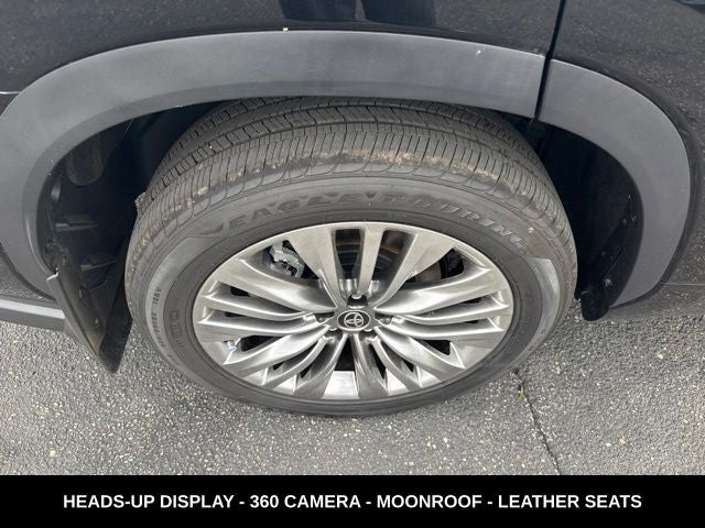 2026 Toyota Highlander Hybrid Platinum LESS THAN 200 MILES HYBRID AWD