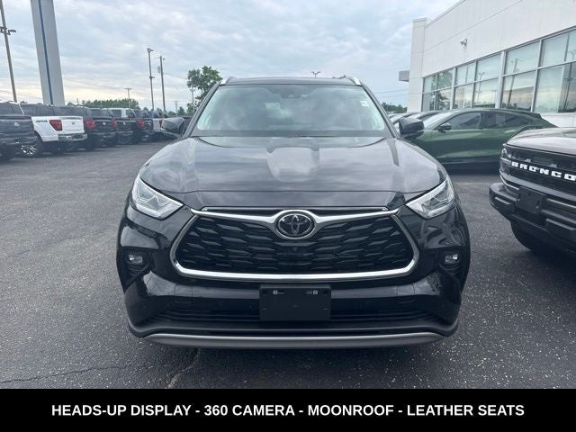 2026 Toyota Highlander Hybrid Platinum LESS THAN 200 MILES HYBRID AWD