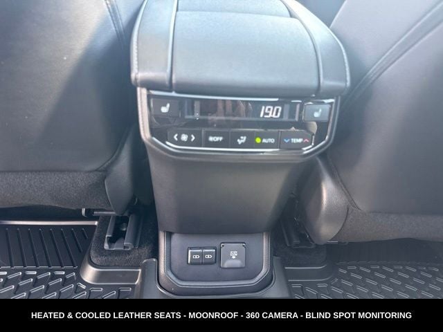 2026 Toyota Highlander Platinum AWD
