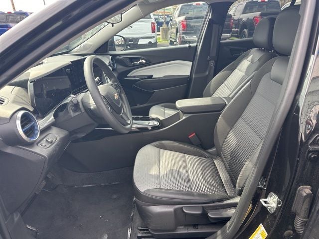 2025 Chevrolet Trax LT GREAT FUEL ECONOMY