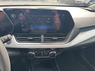 2025 Chevrolet Trax LT GREAT FUEL ECONOMY