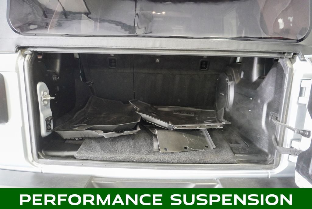 2023 Jeep Wrangler Rubicon Navigation System & ParkView Rear Back-Up Camera