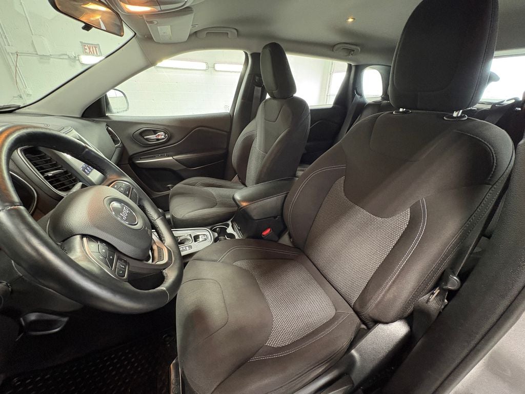 2019 Jeep Cherokee sport