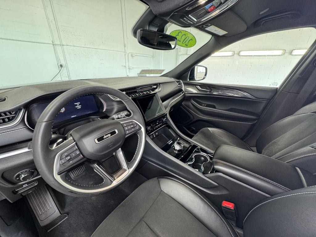 2023 Jeep Grand Cherokee Altitude Appearance Package