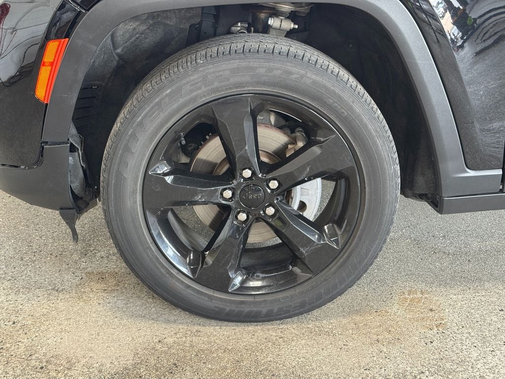 2023 Jeep Grand Cherokee Altitude Appearance Package