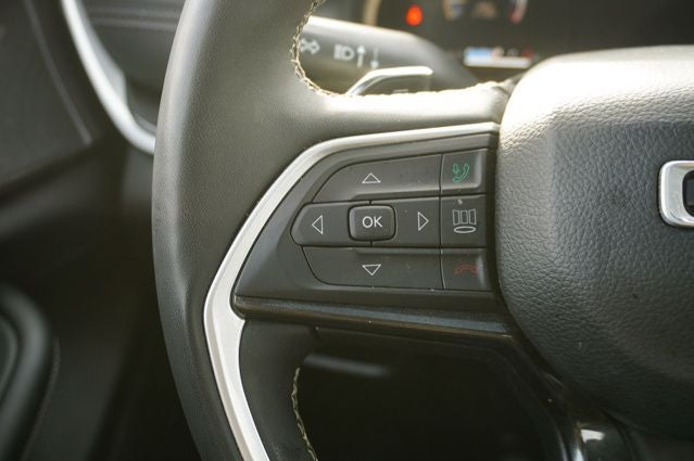 2023 Jeep Grand Cherokee Altitude X Power Sunroof & Back-Up Camera