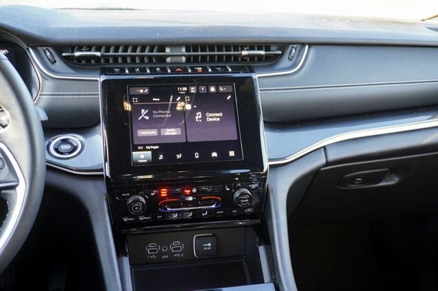 2023 Jeep Grand Cherokee Altitude ParkView Rear Back-Up Camera & Radio: Uconnect 5 w