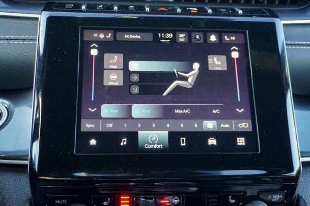 2023 Jeep Grand Cherokee Altitude ParkView Rear Back-Up Camera & Radio: Uconnect 5 w