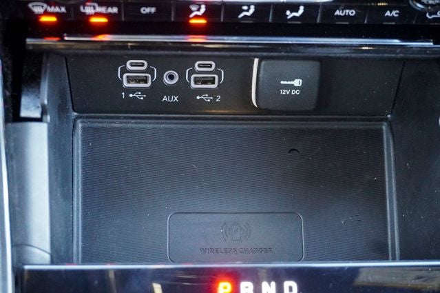 2023 Jeep Grand Cherokee Altitude ParkView Rear Back-Up Camera & Radio: Uconnect 5 w