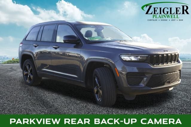 2023 Jeep Grand Cherokee Altitude ParkView Rear Back-Up Camera & Radio: Uconnect 5 w