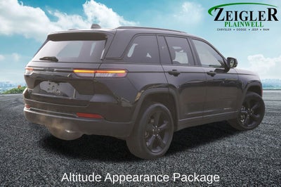 2023 Jeep Grand Cherokee Altitude X Power Sunroof & ParkView Rear Back-Up Camera