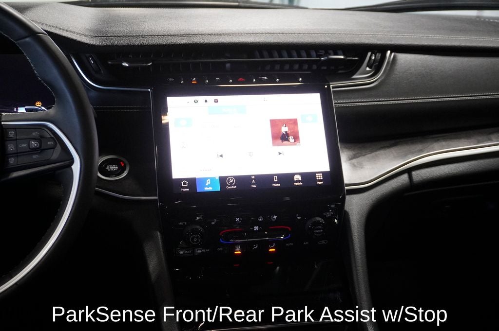 2023 Jeep Grand Cherokee Limited Navigation System & Surround View Camera System