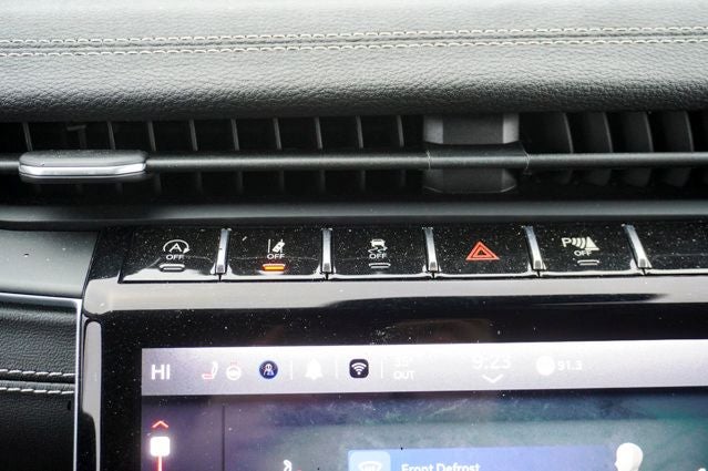 2023 Jeep Grand Cherokee Limited Blackout Package with Navigation