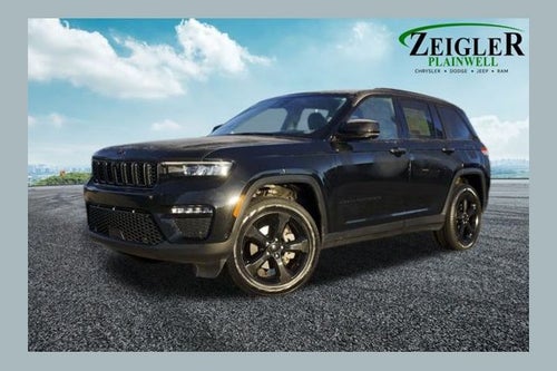 2023 Jeep Grand Cherokee Limited Blackout Package with Navigation