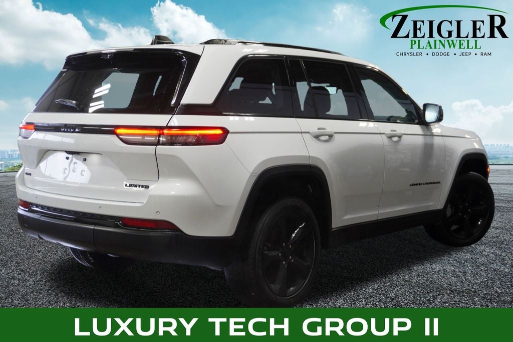 2023 Jeep Grand Cherokee Limited Blackout Package with Navigation