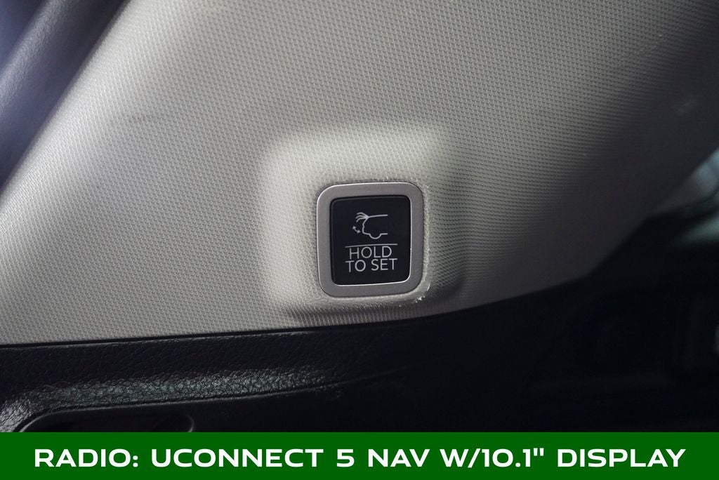 2023 Jeep Grand Cherokee Limited Blackout Package with Navigation