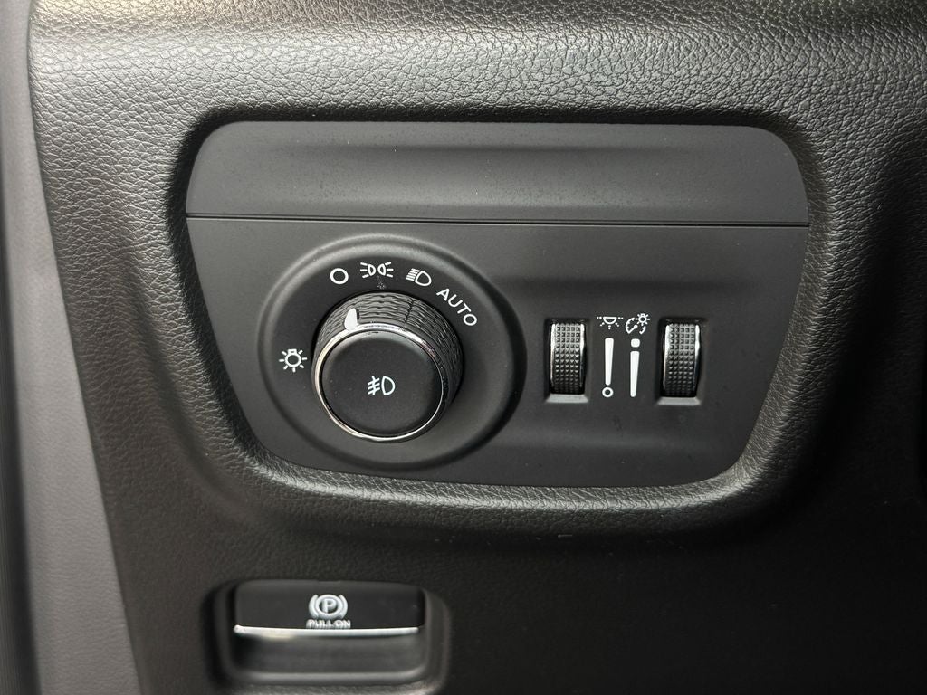 2023 Jeep Grand Cherokee Summit Power moonroof