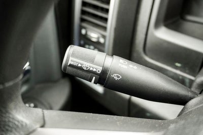 2022 RAM 1500 Classic SLT Apple CarPlay & ParkView Rear Back-Up Camera