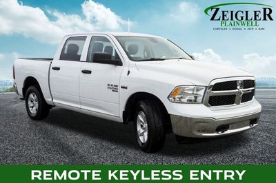 2022 RAM 1500 Classic SLT ParkView Rear Back-Up Camera & Integrated Voice Co