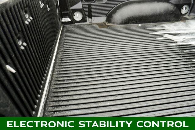 2022 RAM 1500 Classic SLT ParkView Rear Back-Up Camera & Integrated Voice Co