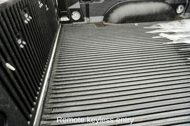 2022 RAM 1500 Classic SLT ParkView Rear Back-Up Camera & Integrated Voice Co