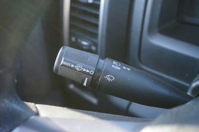 2022 RAM 1500 Classic SLT Integrated Voice Command w/Bluetooth & ParkView Re