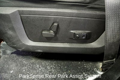 2022 RAM 1500 Classic SLT ParkView Rear Back-Up Camera & Integrated Voice Co