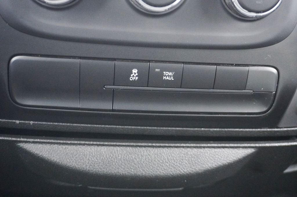 2023 RAM 1500 Classic SLT Apple CarPlay & ParkView Rear Back-Up Camera