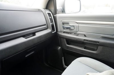 2023 RAM 1500 Classic SLT Apple CarPlay & ParkView Rear Back-Up Camera