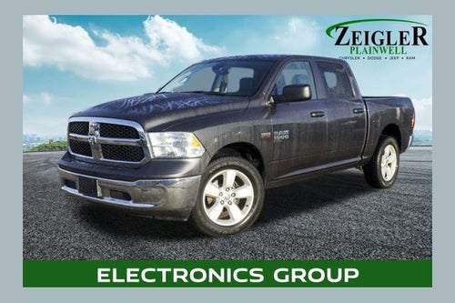 2023 RAM 1500 Classic SLT Integrated Voice Command w/Bluetooth & ParkView Re