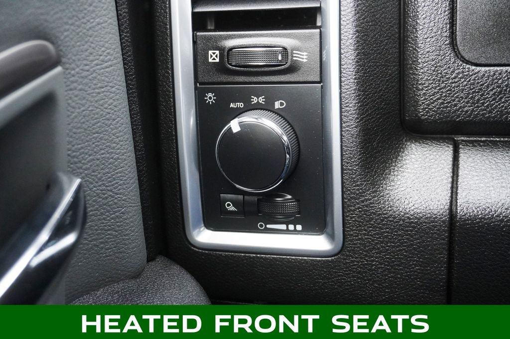 2022 RAM 1500 Classic SLT ParkView Rear Back-Up Camera & Integrated Voice Co