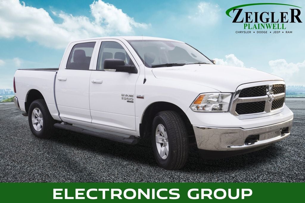 2022 RAM 1500 Classic SLT ParkView Rear Back-Up Camera & Integrated Voice Co