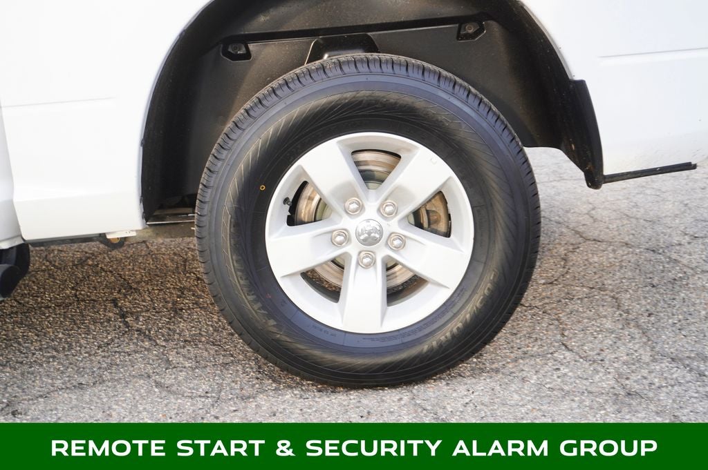 2022 RAM 1500 Classic SLT ParkView Rear Back-Up Camera & Integrated Voice Co