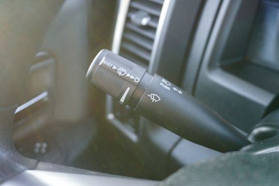 2023 RAM 1500 Classic SLT Integrated Voice Command w/Bluetooth & ParkView Re