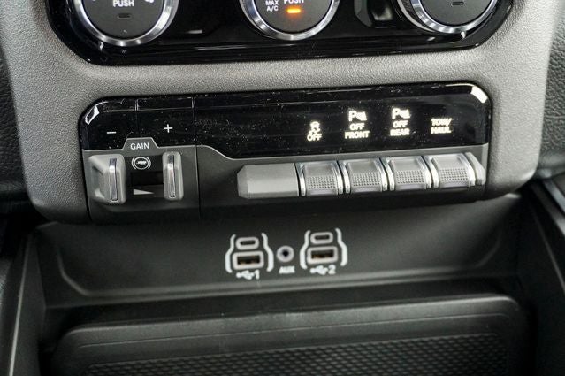 2025 RAM 1500 Big Horn/Lone Star Integrated Voice Command w/Bluetooth